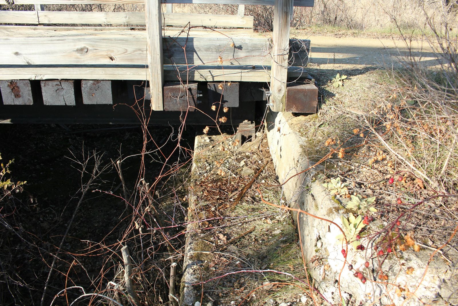 East abutment